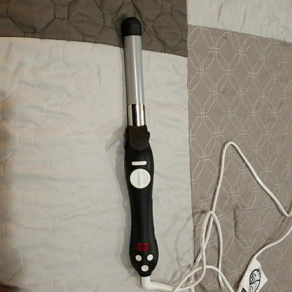 Beachwaver s1 curling iron